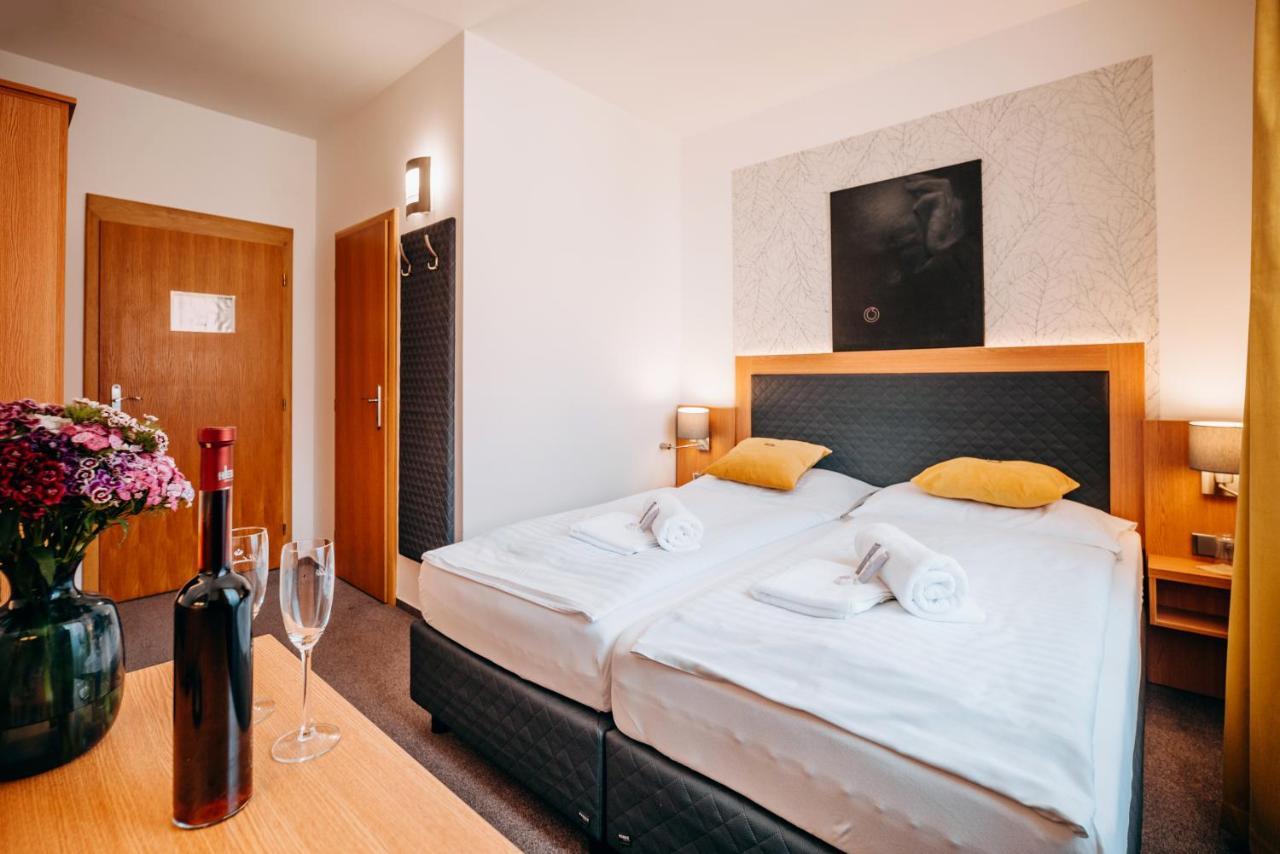 Hotel Klika Τσέσκε Μπουντεγιόβιτσε Εξωτερικό φωτογραφία