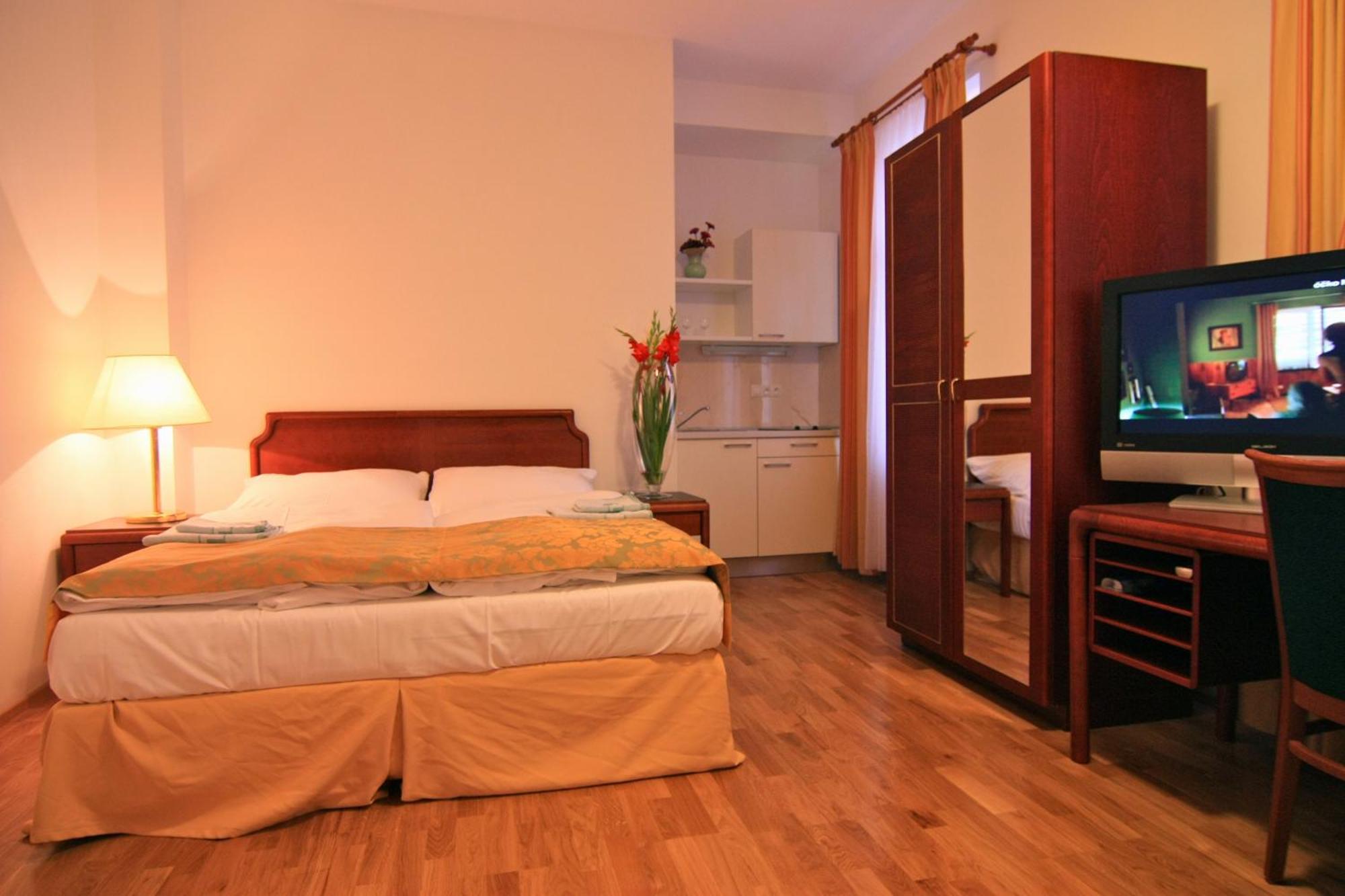 Hotel Klika Τσέσκε Μπουντεγιόβιτσε Εξωτερικό φωτογραφία