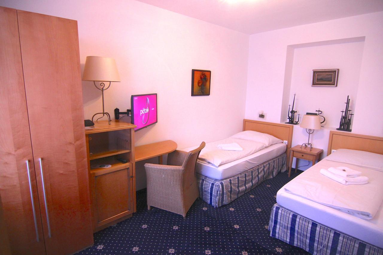 Hotel Klika Τσέσκε Μπουντεγιόβιτσε Εξωτερικό φωτογραφία