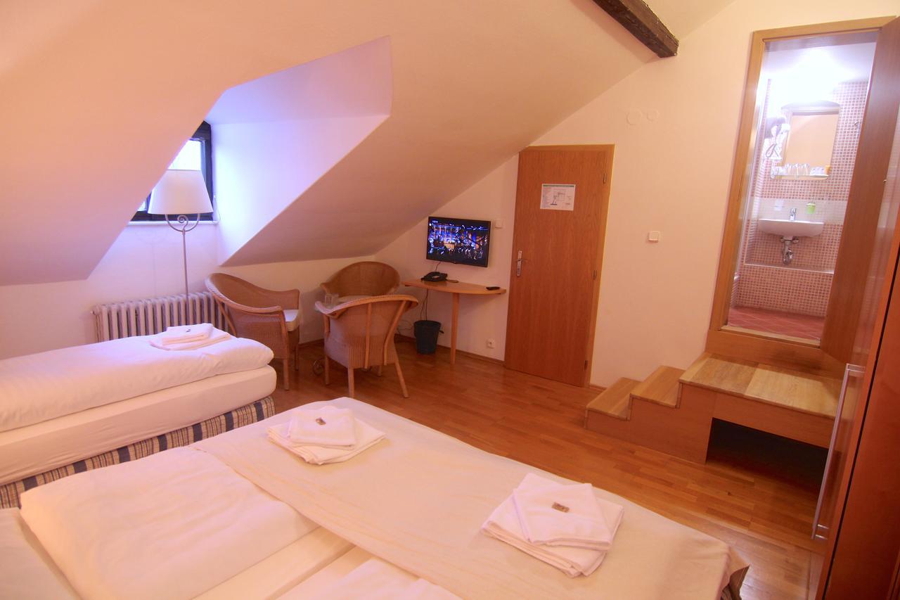 Hotel Klika Τσέσκε Μπουντεγιόβιτσε Εξωτερικό φωτογραφία