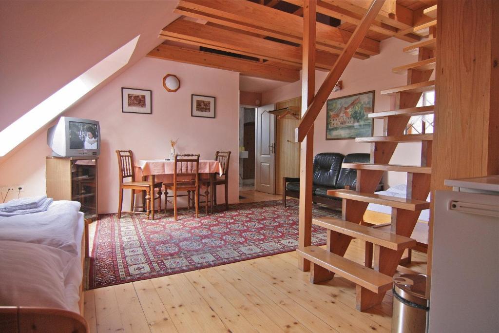 Hotel Klika Τσέσκε Μπουντεγιόβιτσε Εξωτερικό φωτογραφία