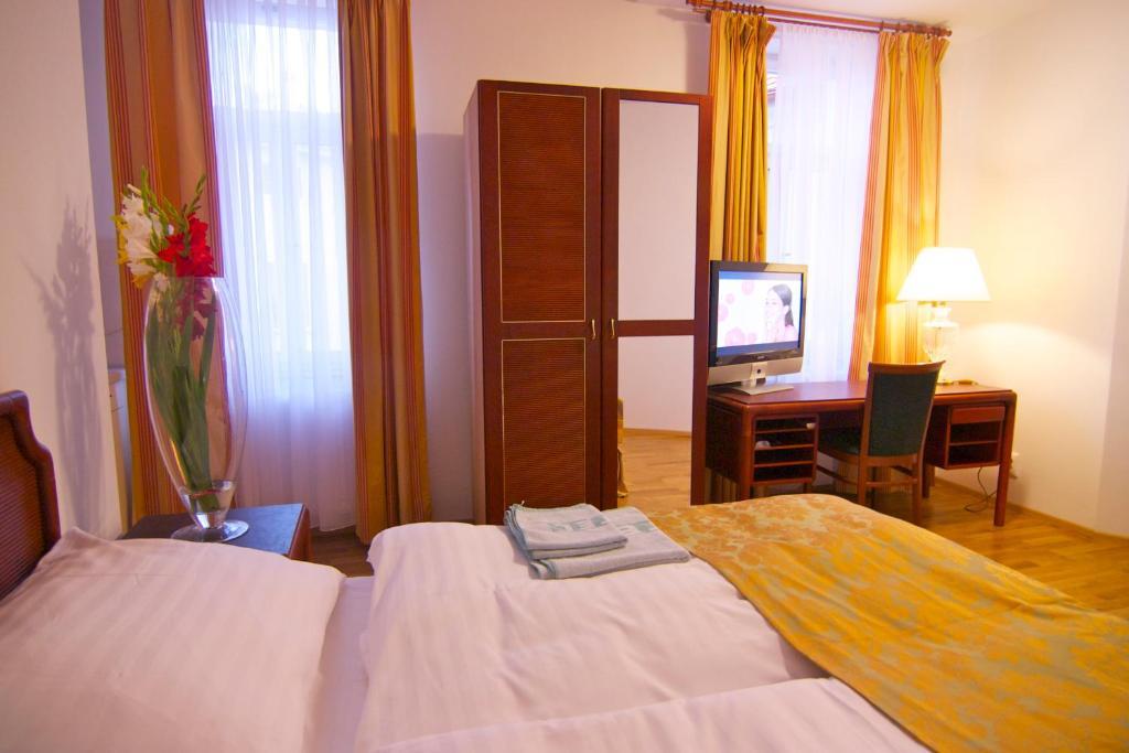 Hotel Klika Τσέσκε Μπουντεγιόβιτσε Εξωτερικό φωτογραφία